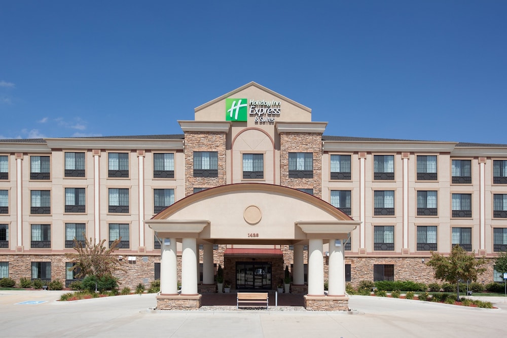 Holiday Inn Express Hotel & Suites Ft. Collins by IHG - photo 48