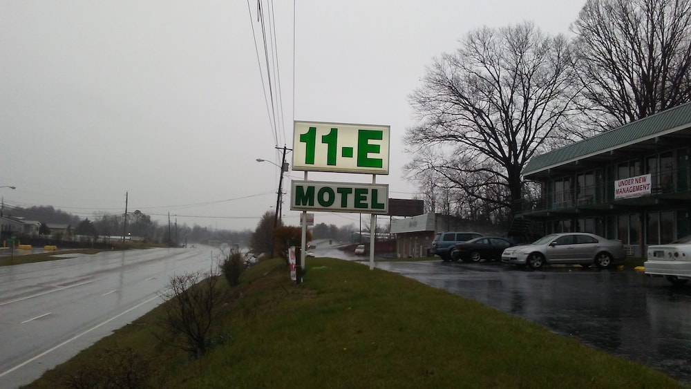 Eleven E Motel - photo 2