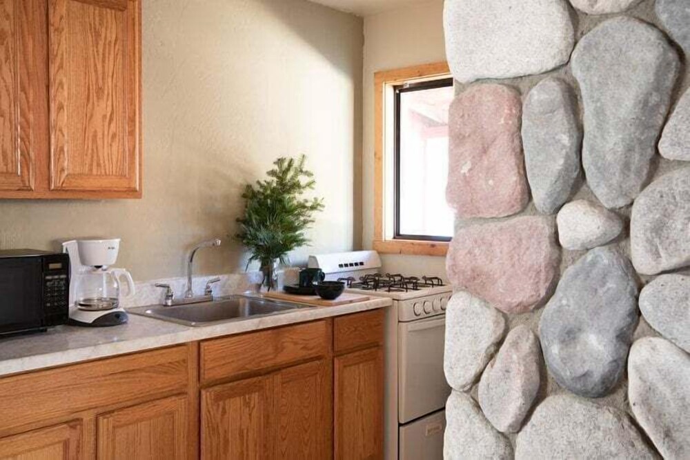 OAK Knoll Studio With Jacuzzi Unit 15 #2412 - photo 9