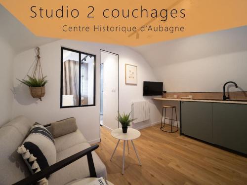 Le Cocon Petit Studio 2 Couchages Centre Historique in Aubagne, France