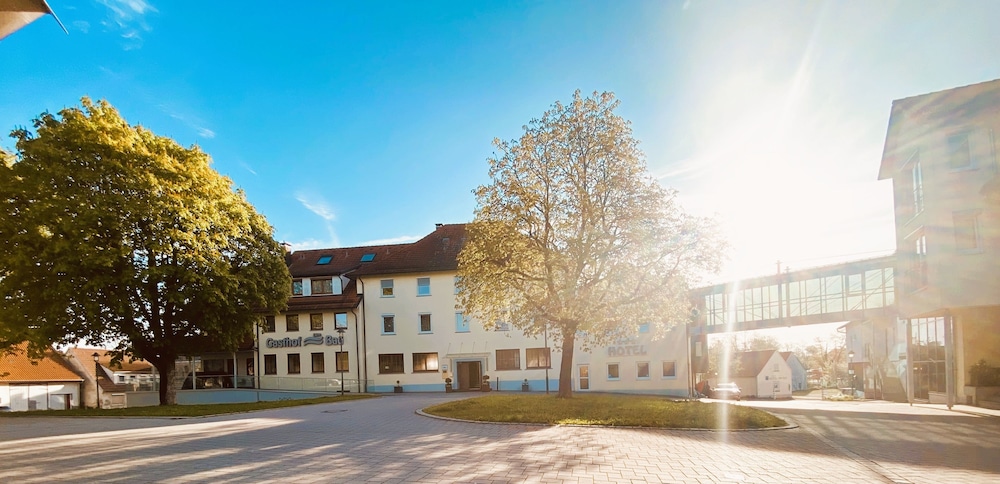 Hotel Gasthof Zum Bad — hotel in Langenau