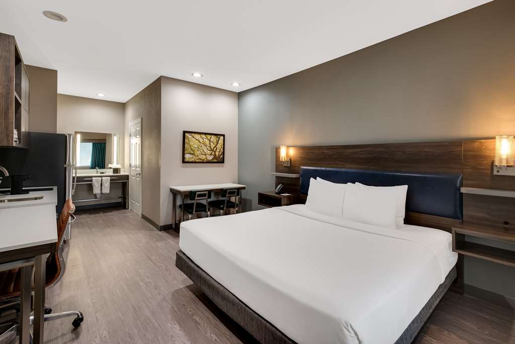 Best Western La Place Inn - photo 2