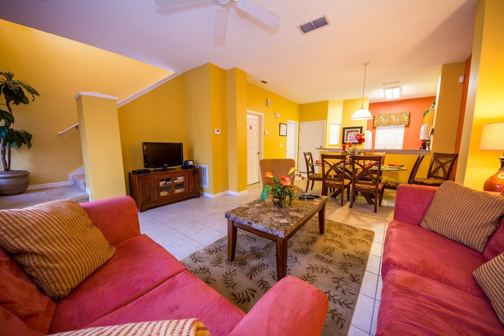 Bella Vida Resort by Home 2U - photo 23