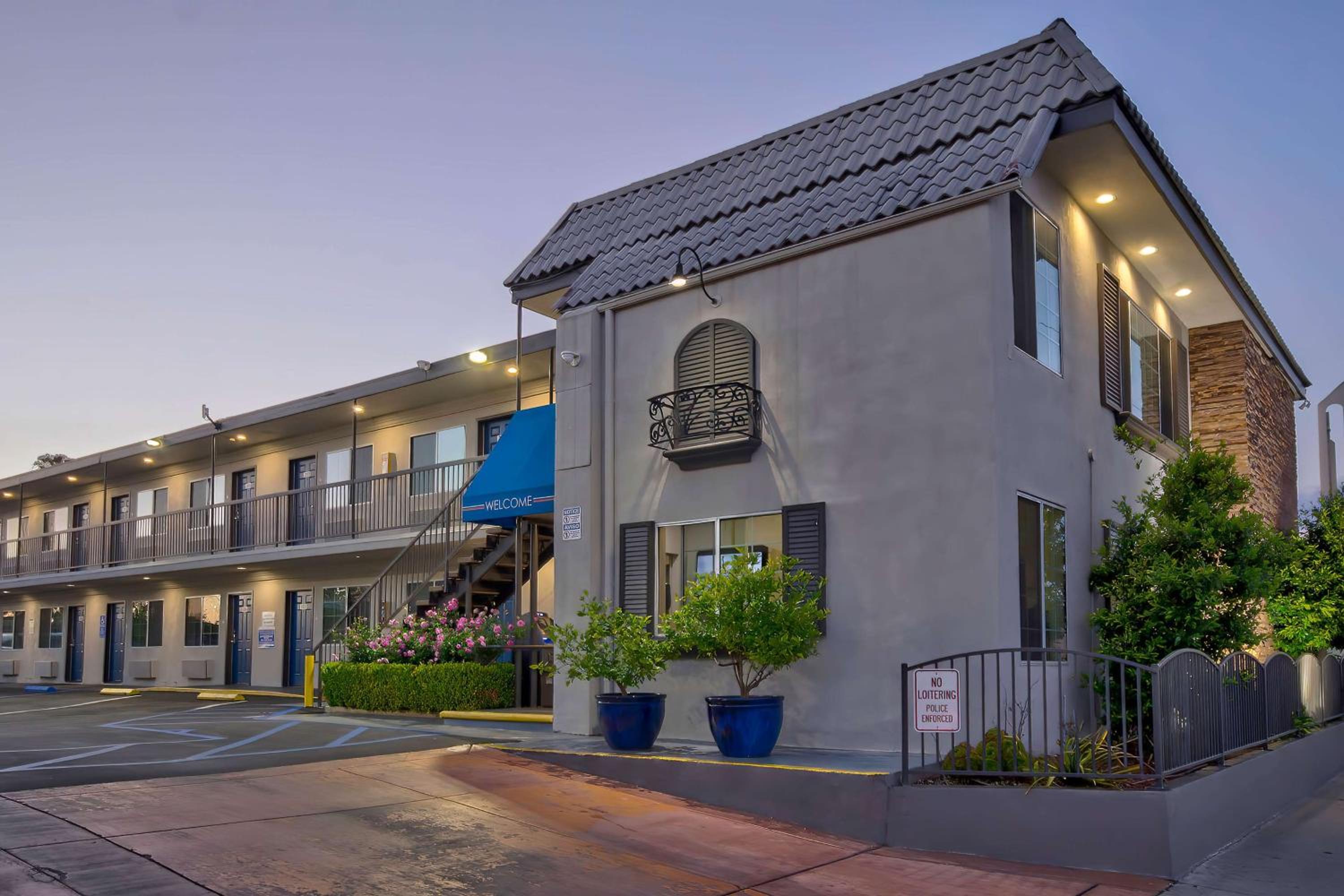 Motel 6 Gardena - photo 6