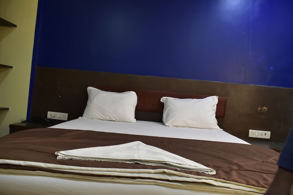 Dolphin Hotel