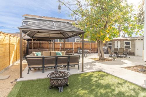 Rustic 2 Bedroom walking distance to Downtown