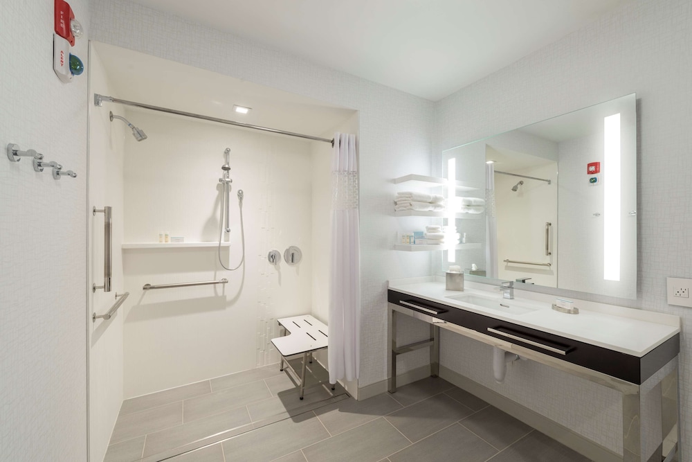 Hampton Inn & Suites Bridgewater - photo 27