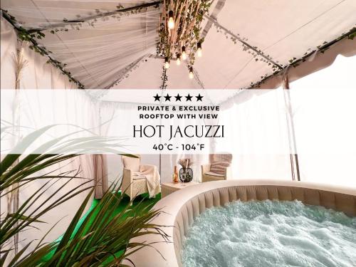 Colosseum House Private Rooftop Jacuzzi Hot Tub & View — 4-Star Luxury Hotel in Rome, Italy