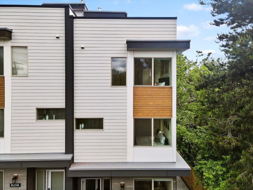3Br 2.5Ba Rooftop View Green Lake Hideaway - photo 15