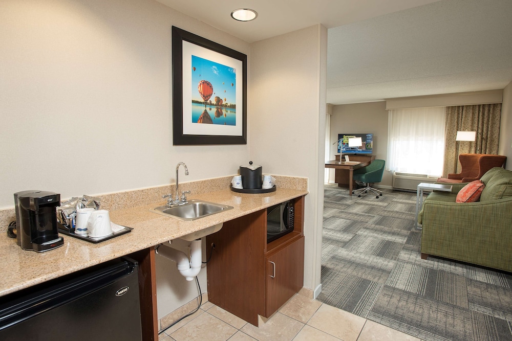 Hampton Inn & Suites Cincinnati Union Center - photo 14