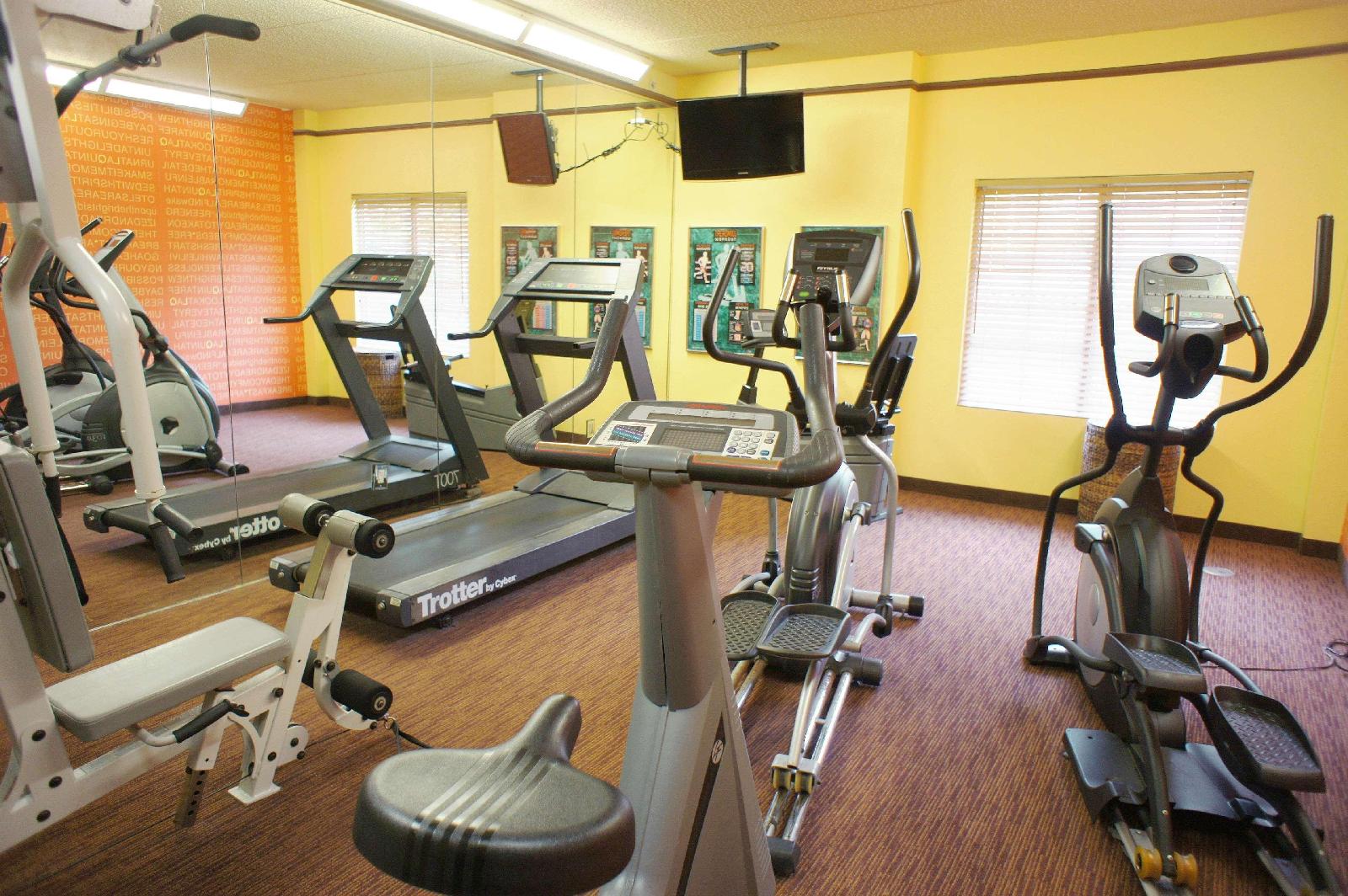 La Quinta Inn & Suites By Wyndham Memphis Primacy Parkway - photo 19