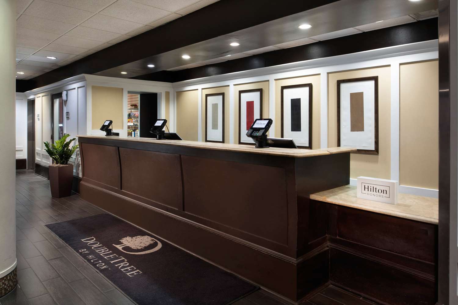 DoubleTree Hotel Memphis Downtown - photo 12