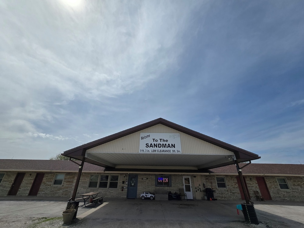 Oyo Sandman Inn - photo 86