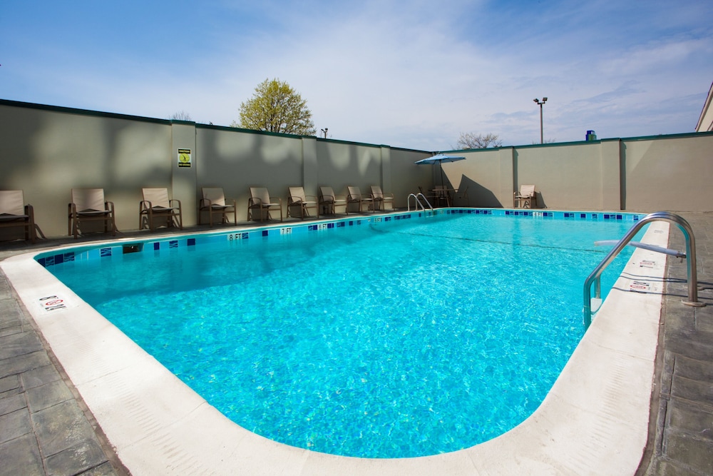Holiday Inn Express Washington DC SW Springfield - photo 11