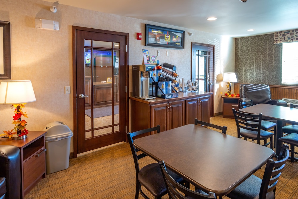 My Place Hotel Dickinson ND - photo 5