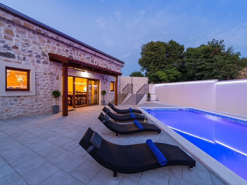Stone villa Miandri — 4-Star Luxury Hotel in Sukosan, Croatia