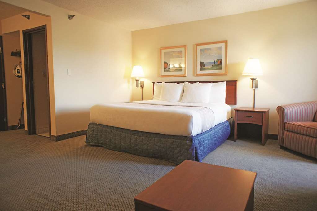 La Quinta Inn & Suites by Wyndham El Paso West Bartlett - photo 13