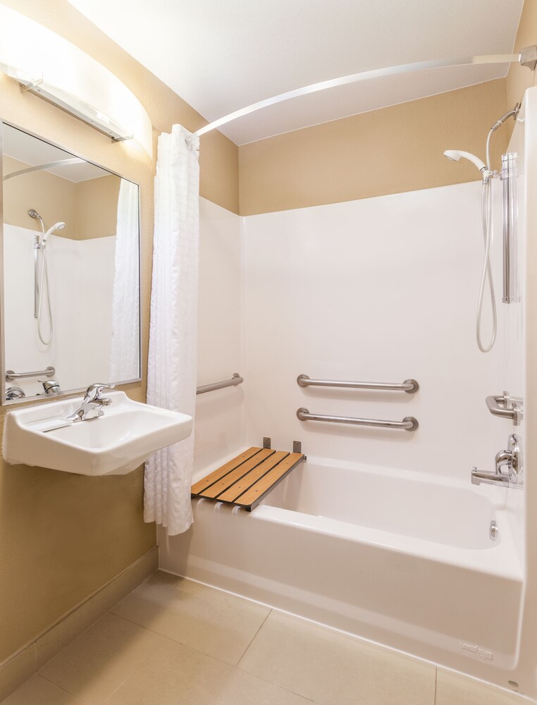 Candlewood Suites Houston I 10 East by IHG - photo 15