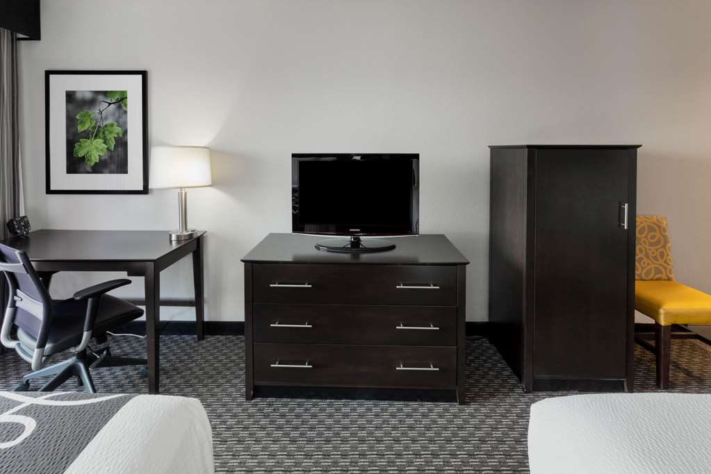 La Quinta Inn & Suites by Wyndham Minneapolis Bloomington W - photo 37