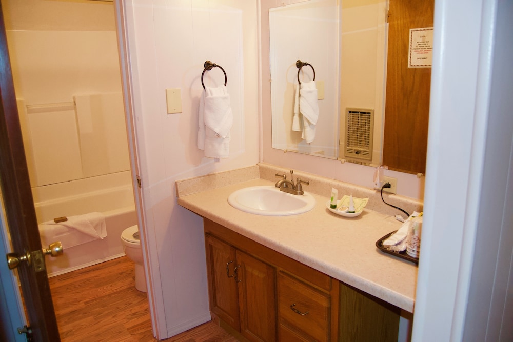 Pendaries Village Lodge - photo 11
