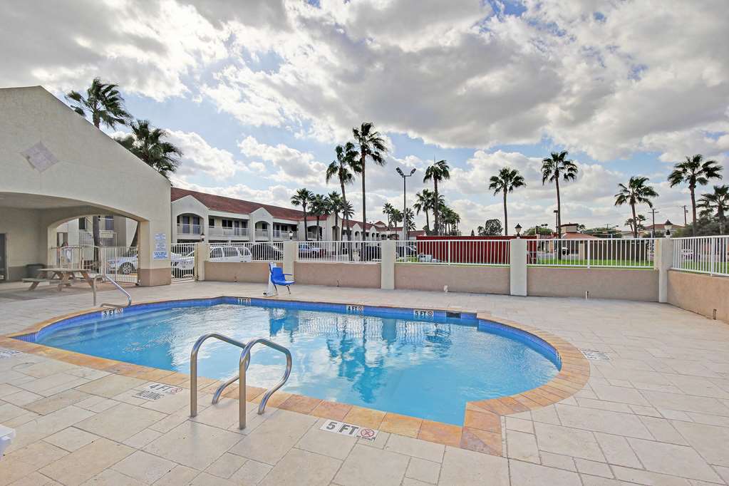 Motel 6 Edinburg TX - photo 8