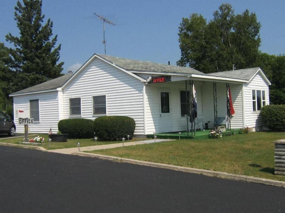 Chapel Hill Motel - photo 29