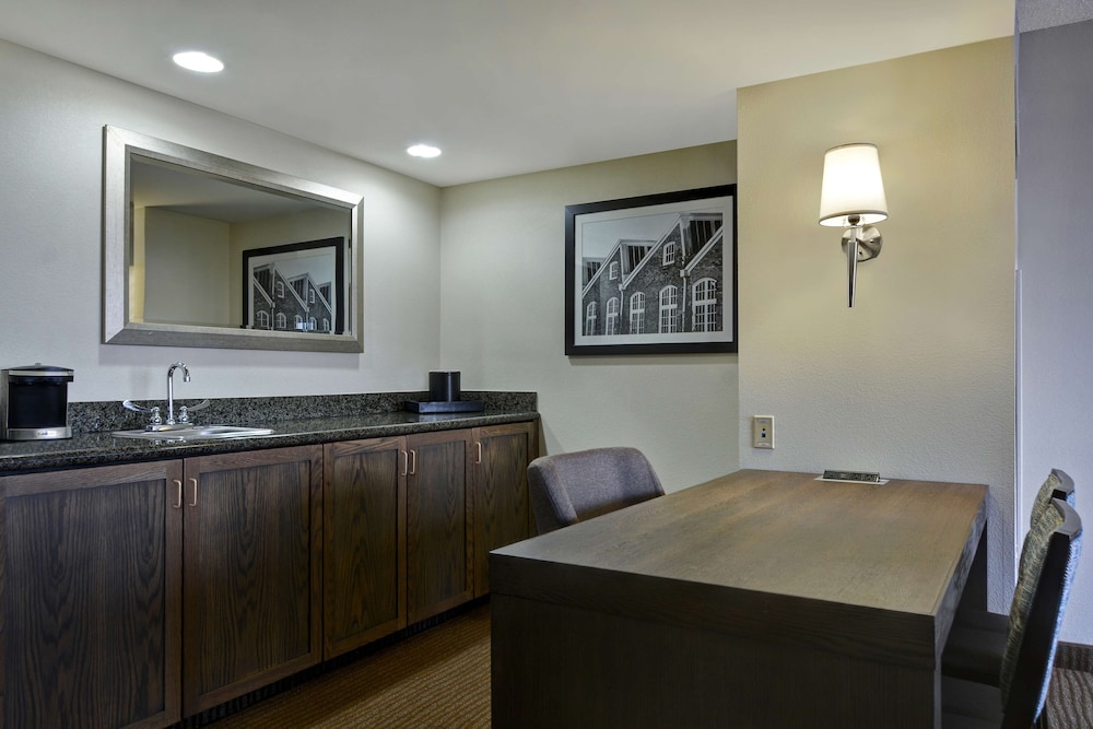 Embassy Suites Hotel Winston Salem - photo 21