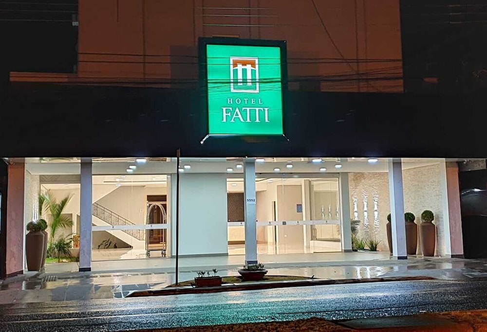 Hotel Fatti — hotel in Maringa
