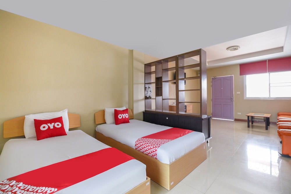 Oyo 762 Chompoo — Nakhon Chai Si