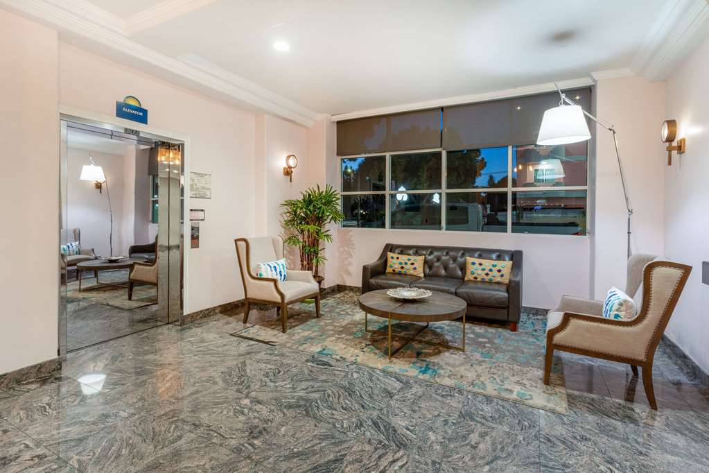 Days Inn by Wyndham Santa Monica - photo 12
