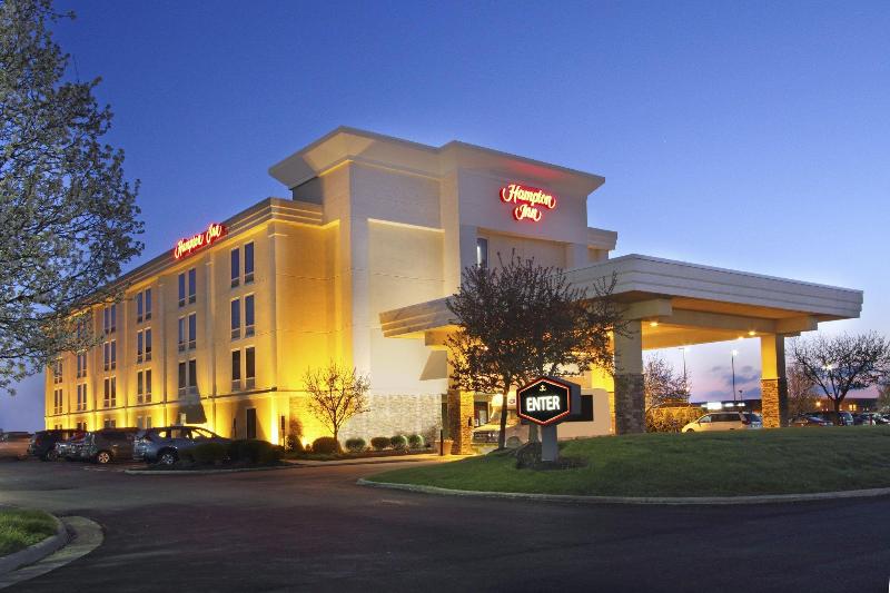 Hampton Inn Columbus Airport - photo 13