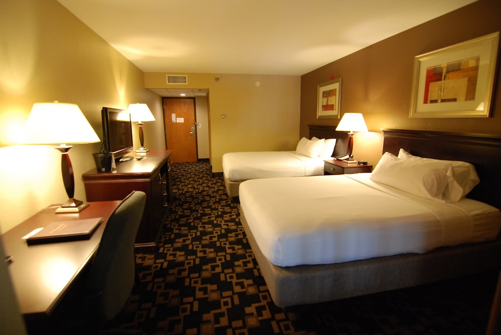 Express Suites Riverport Inn & Suites - photo 20