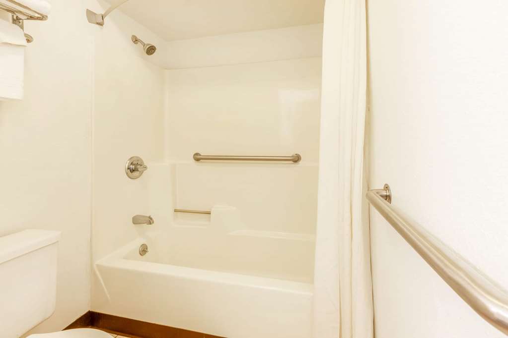 Super 8 by Wyndham Newcomerstown - photo 19