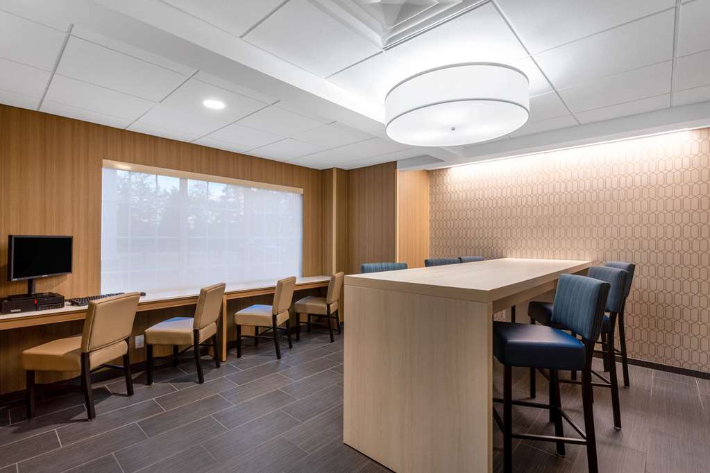 Microtel Inn & Suites by Wyndham Amsterdam - photo 40