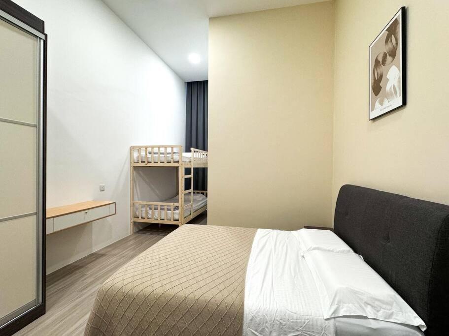 The Podium 3R2B Free 2 Parking 12 Pax D323 — 4-Star Luxury Hotel in Kuching, Malaysia