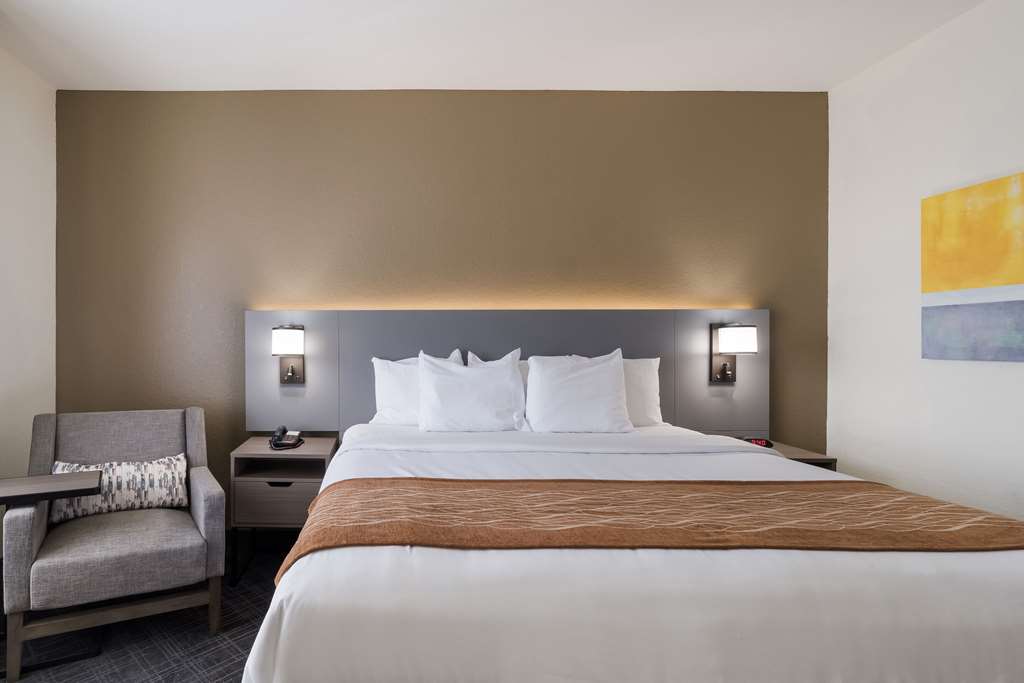 Comfort Inn & Suites Victoria North - photo 16