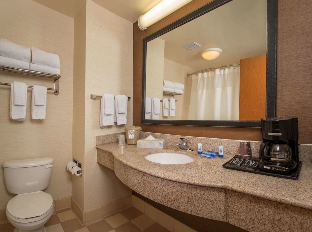 Fairfield Inn & Suites by Marriott Williamsburg - photo 13