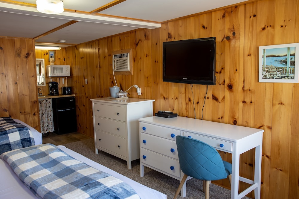 Isleview Motel and Cottages - photo 32