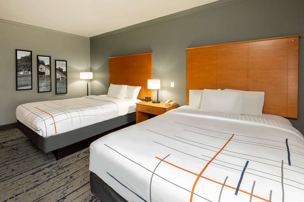 La Quinta Inn & Suites by Wyndham Bridgeport - photo 12