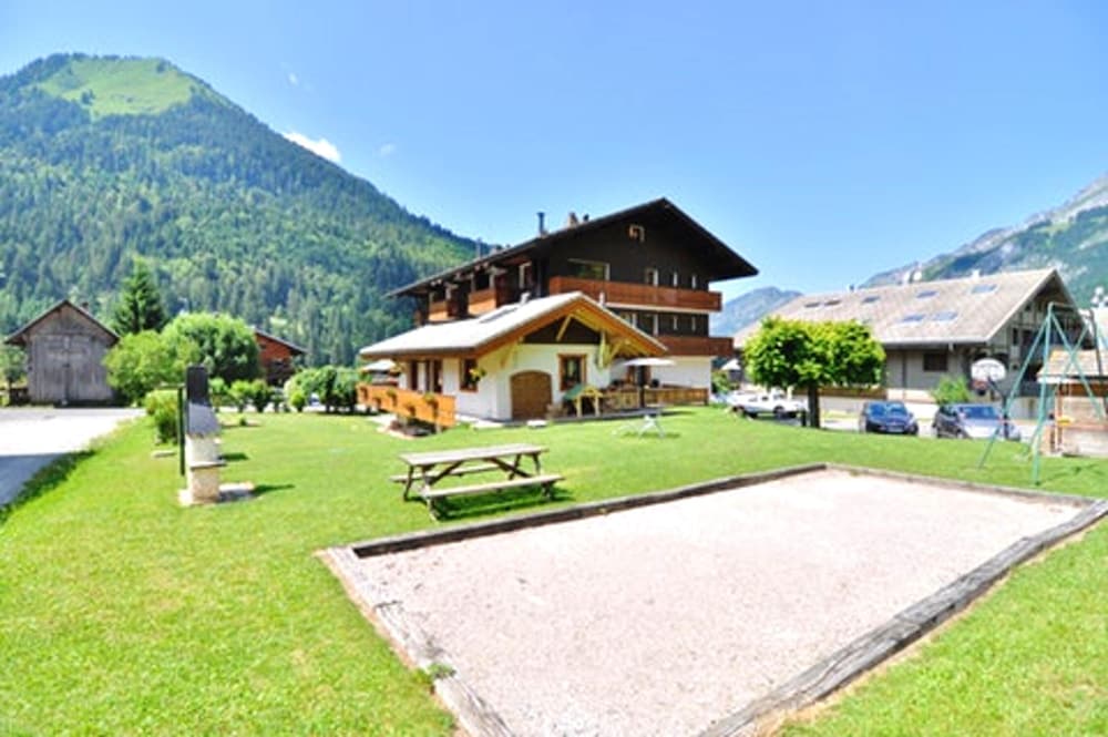 Apartment With 3 Bedrooms in La Chapelle d'abondance With Wonderful M — 4-Star Luxury Hotel in La Chapelle-Saint-Luc, France