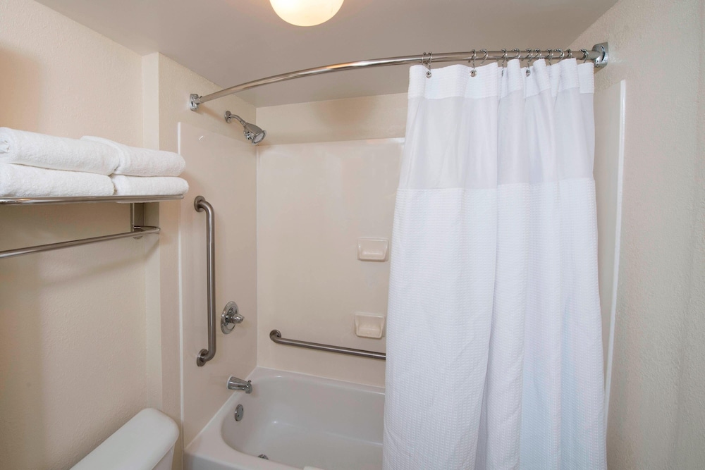 SpringHill Suites by Marriott Atlanta Alpharetta - photo 11