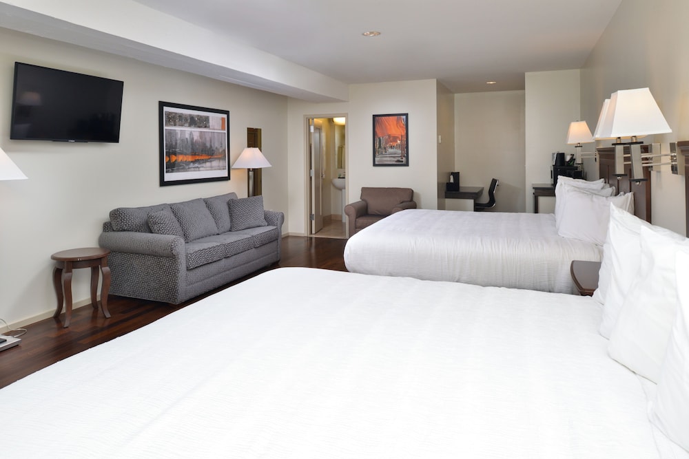Grand Eastonian Hotel & Suites - photo 26