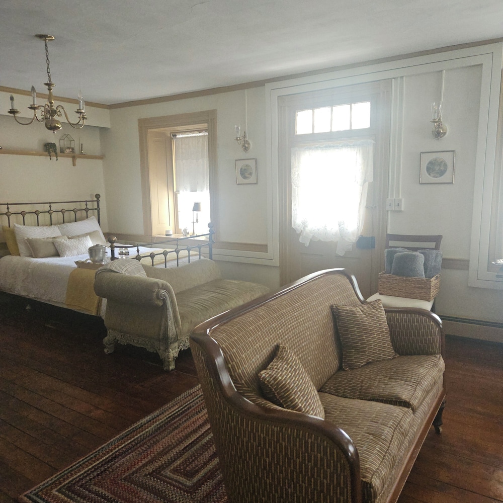 The Historic Fairfield Inn 1757 - photo 9