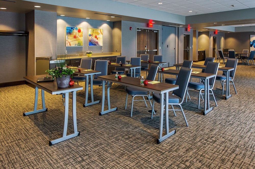 Hampton Inn & Suites Foxborough Mansfield - photo 45