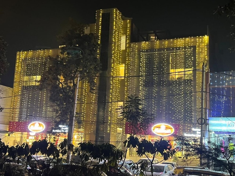 Hotel Star Suites by Star Group in New Delhi, India