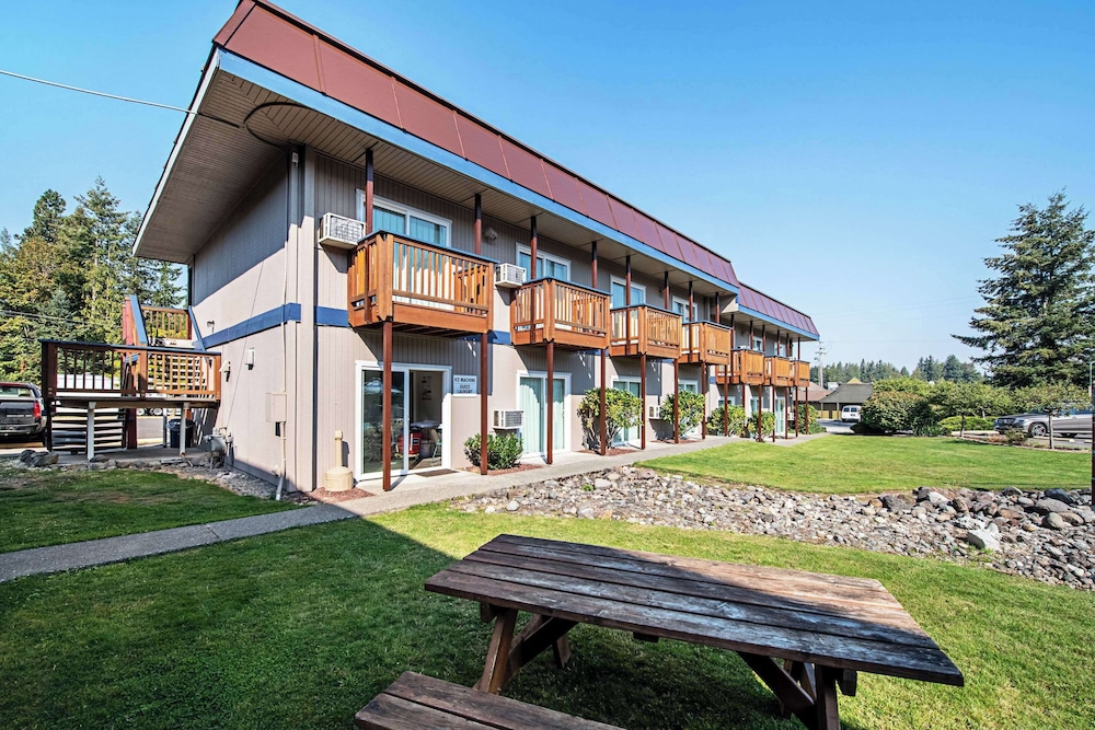 Rodeway Inn Enumclaw Mount RainierCrystal Mountain - photo 29