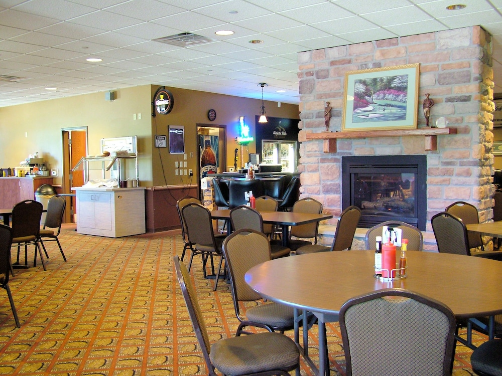 Cobblestone Inn & Suites Denison Majestic Hills - photo 64