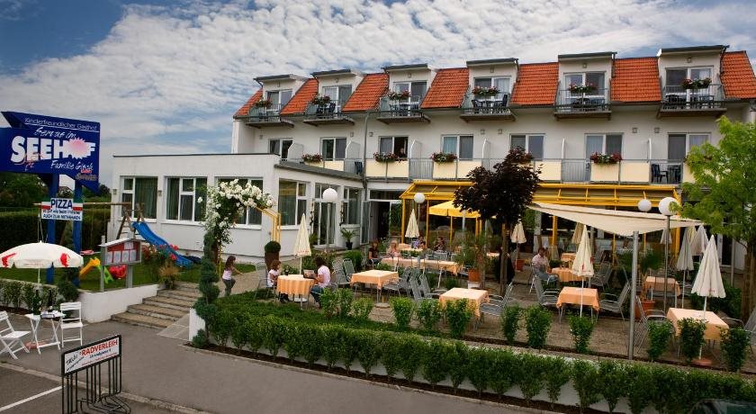 Hotel Restaurant & Appartements Seehof in Podersdorf Am See, Austria