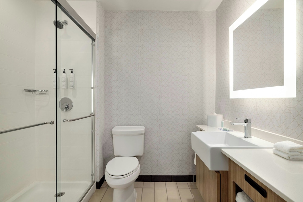 SpringHill Suites by Marriott Roanoke - photo 24