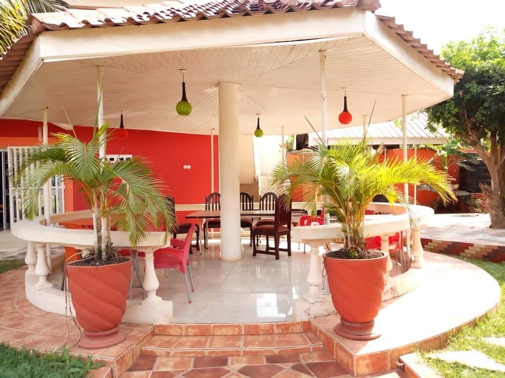 T.S. Hotel - last minute hotel in Accra